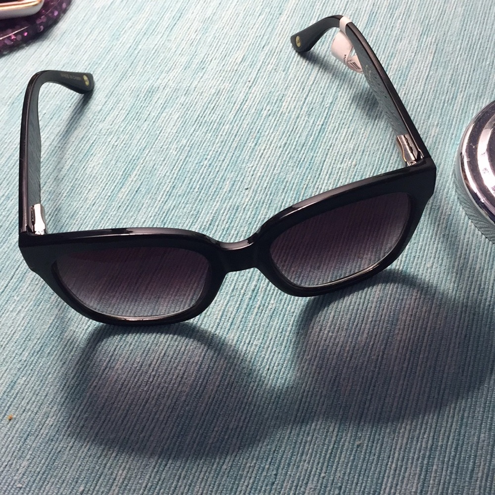 ABERCROMBIE & FITCH Sunglasses 🕶